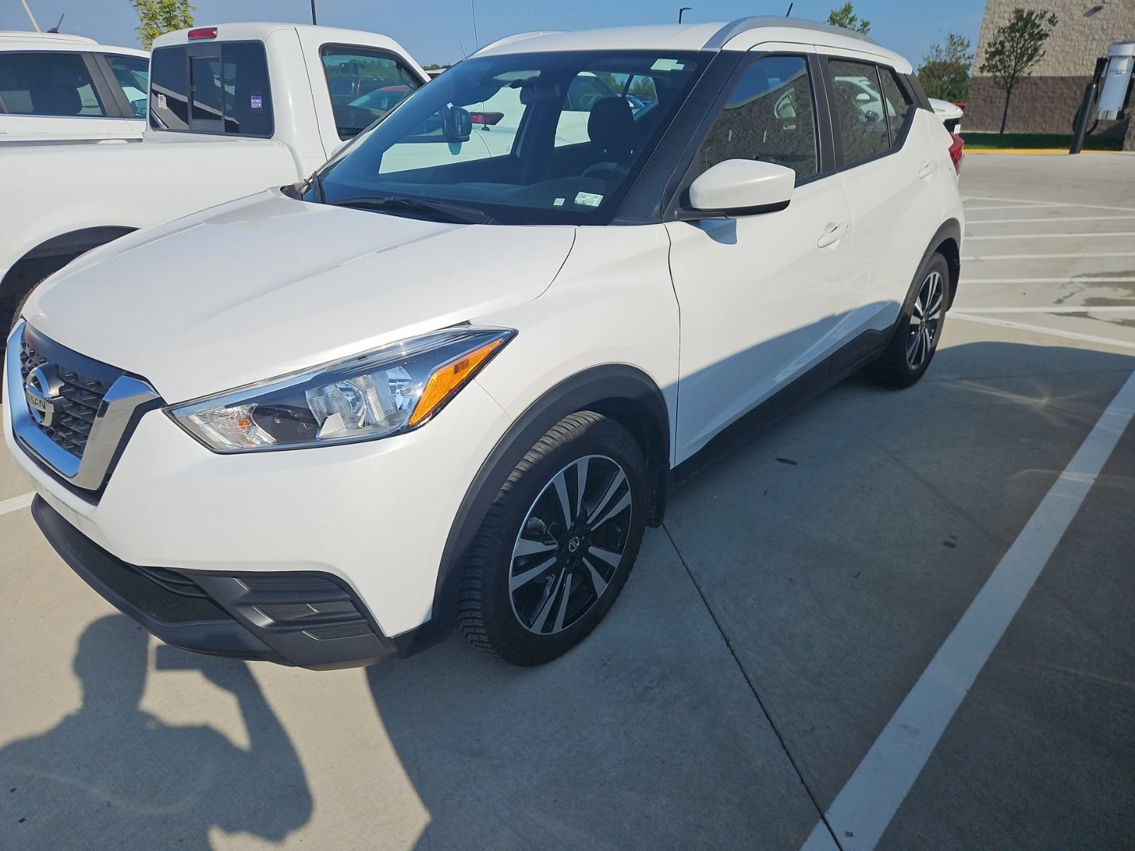 Used 2018 Nissan Kicks SV w/ Exterior Electronics Package FWD image 1