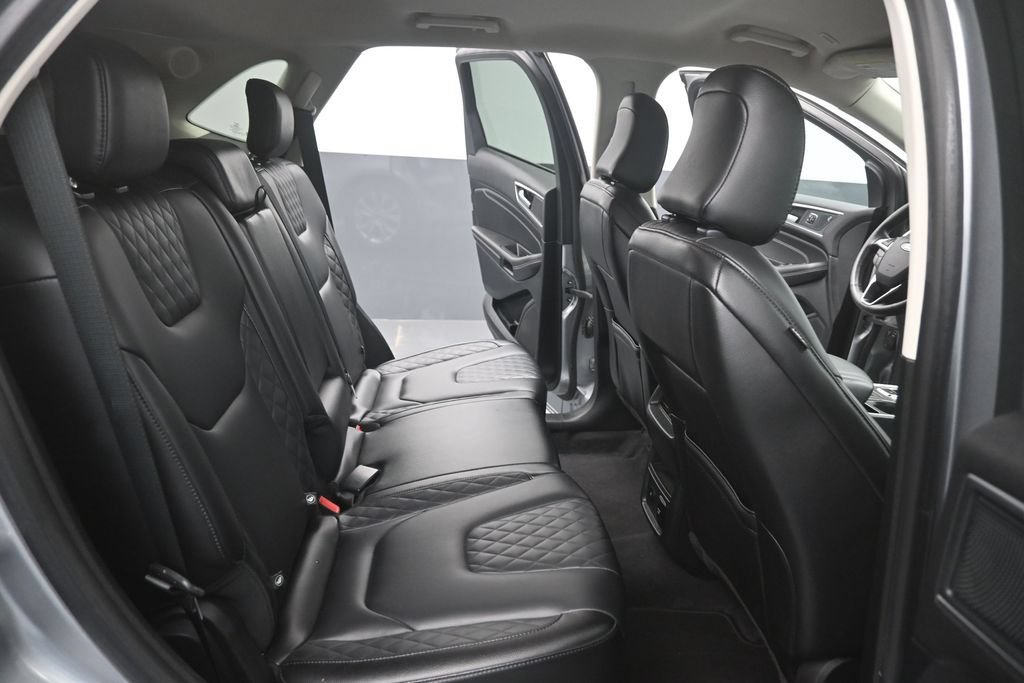 Certified 2024 Ford Edge Titanium AWD/4WD image 23