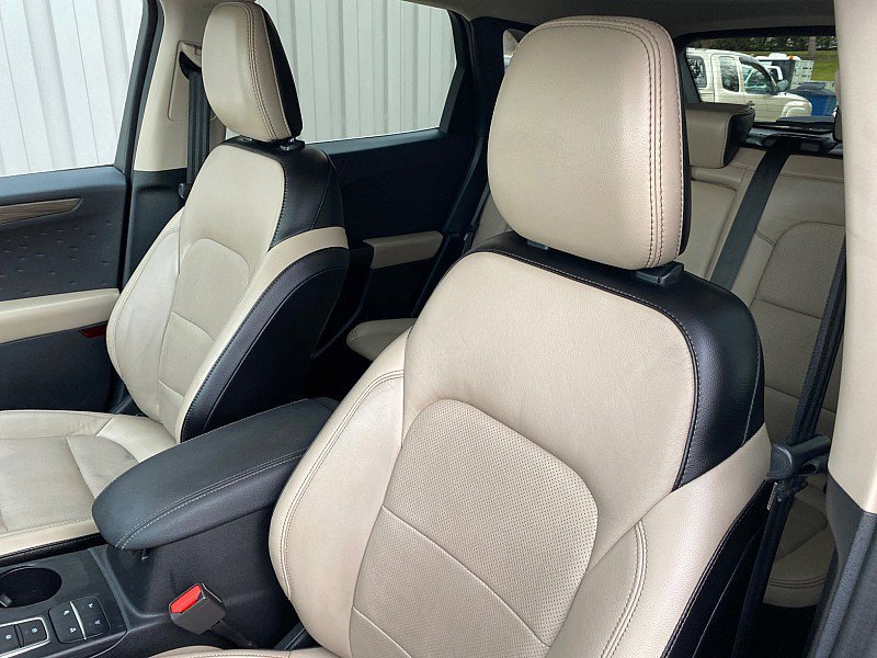 Certified 2020 Ford Escape Titanium w/ Titanium Premium Package 2.0 image 22