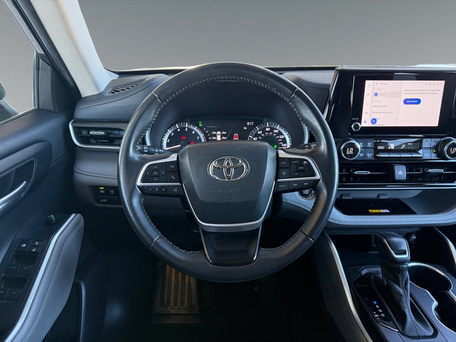 Used 2023 Toyota Highlander XLE AWD/4WD image 17
