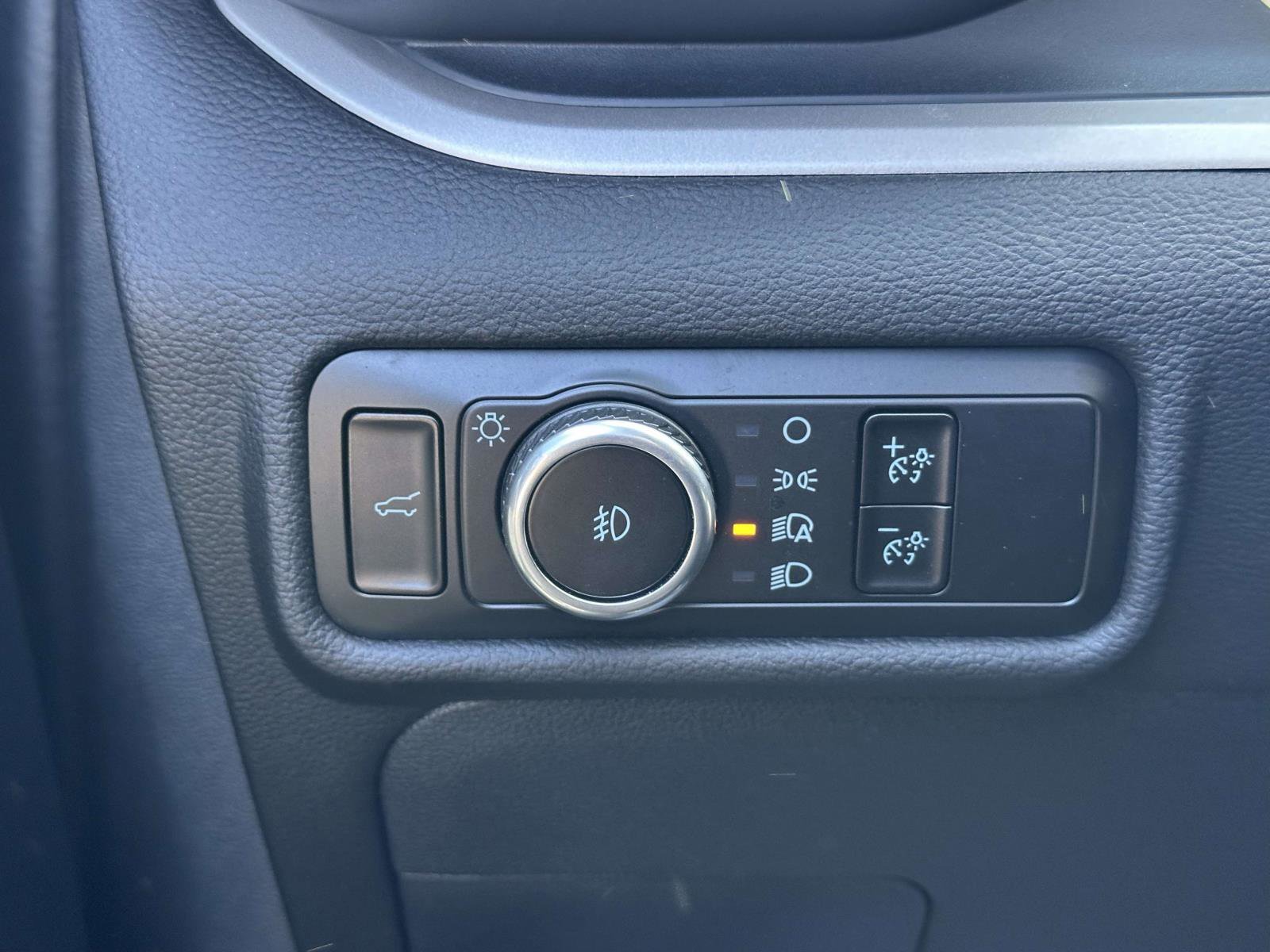 Certified 2023 Ford Explorer XLT w/ Equipment Group 202A AWD/4WD image 32