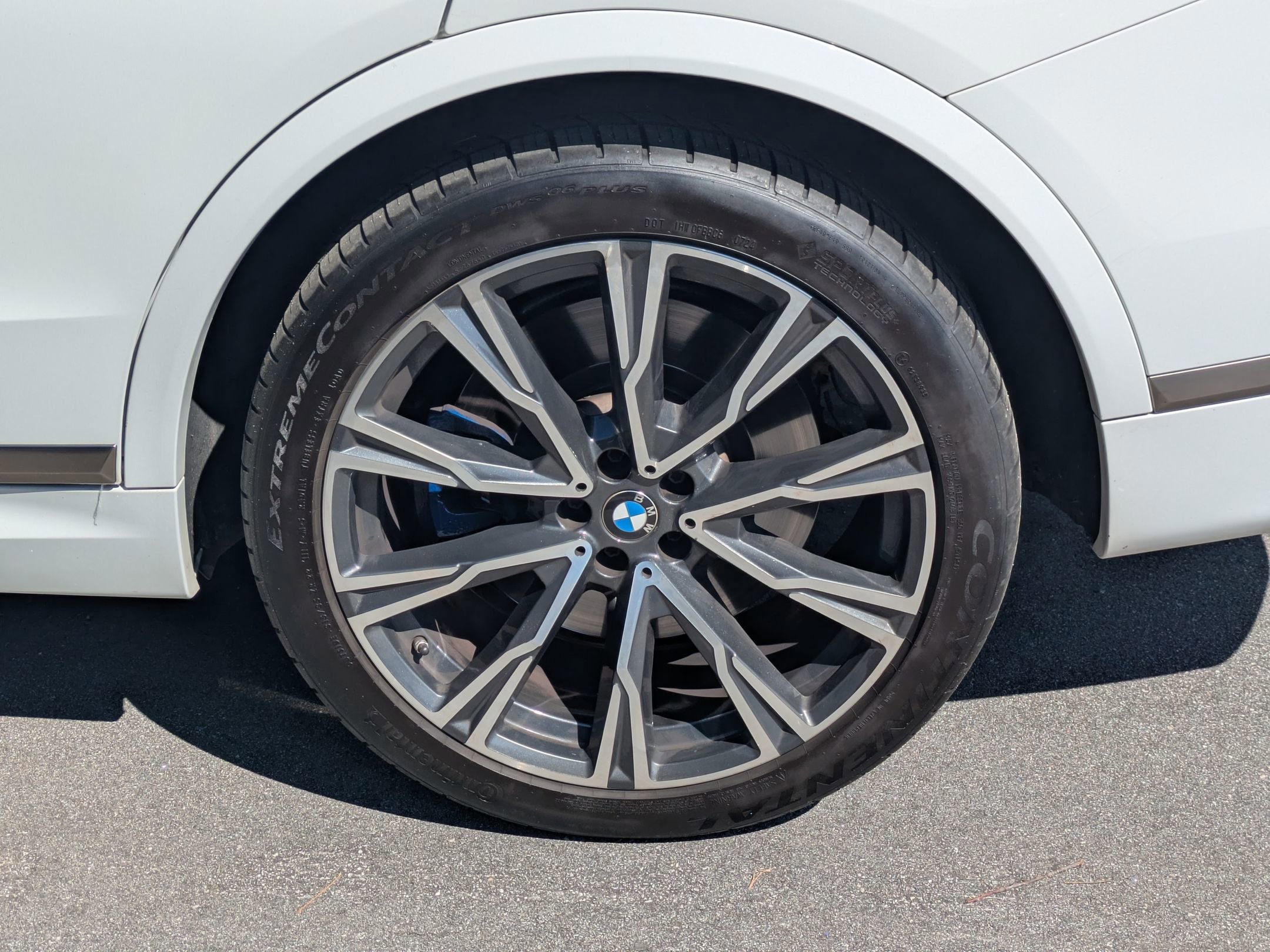 Used 2021 BMW X7 M50i w/ Executive Package image 8