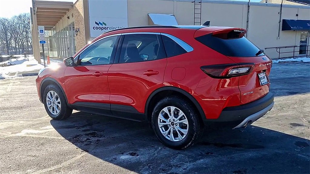 Certified 2024 Ford Escape Active w/ Tech Pack #2 image 3