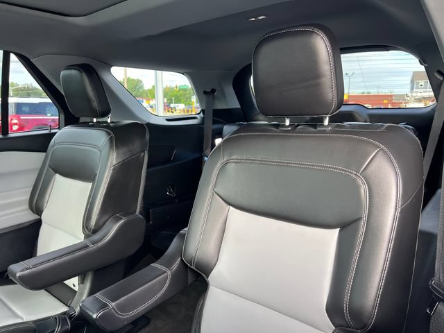 Certified 2022 Ford Explorer XLT w/ Equipment Group 202A AWD/4WD image 27