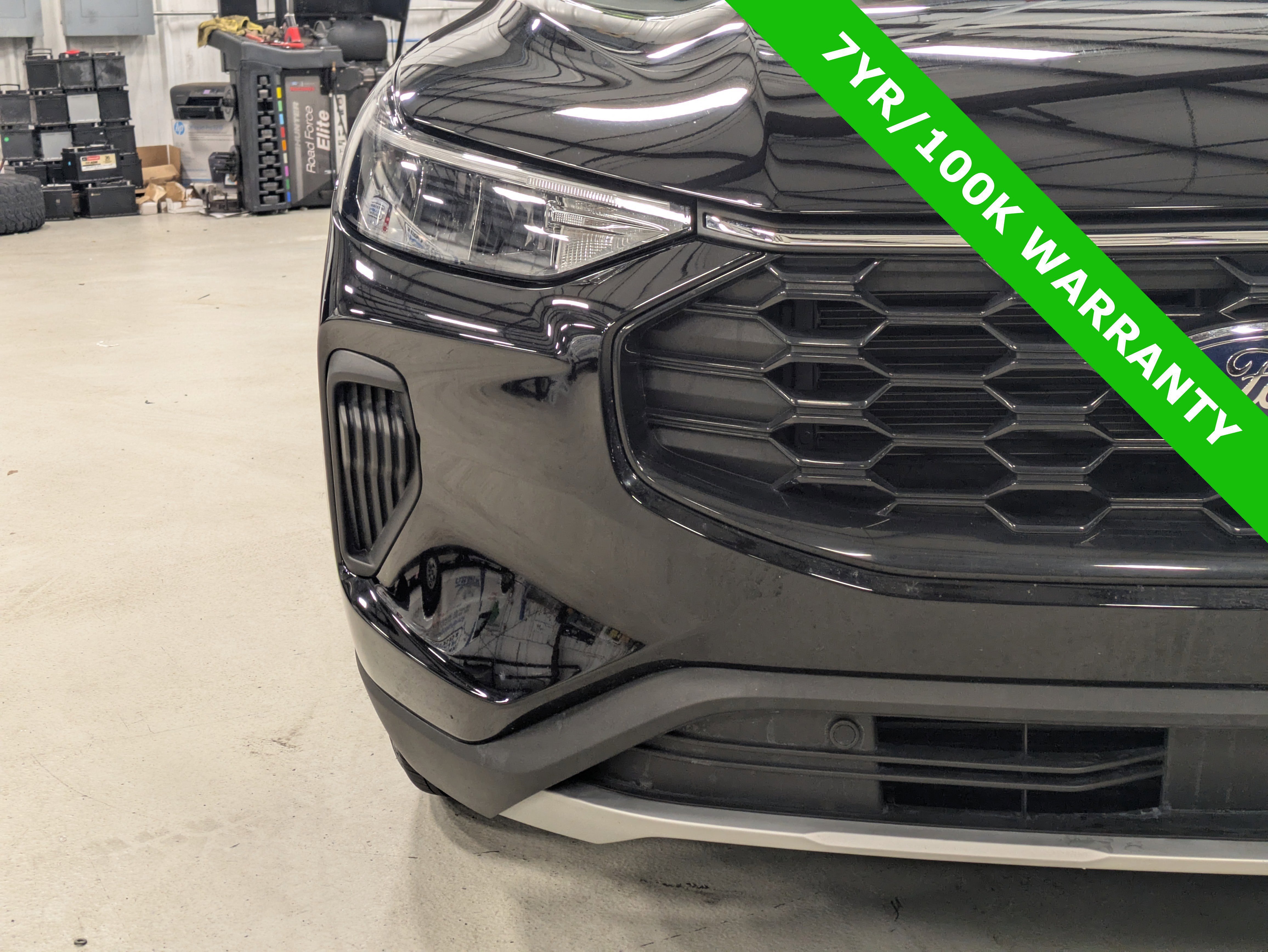 Certified 2025 Ford Escape ST-Line image 9