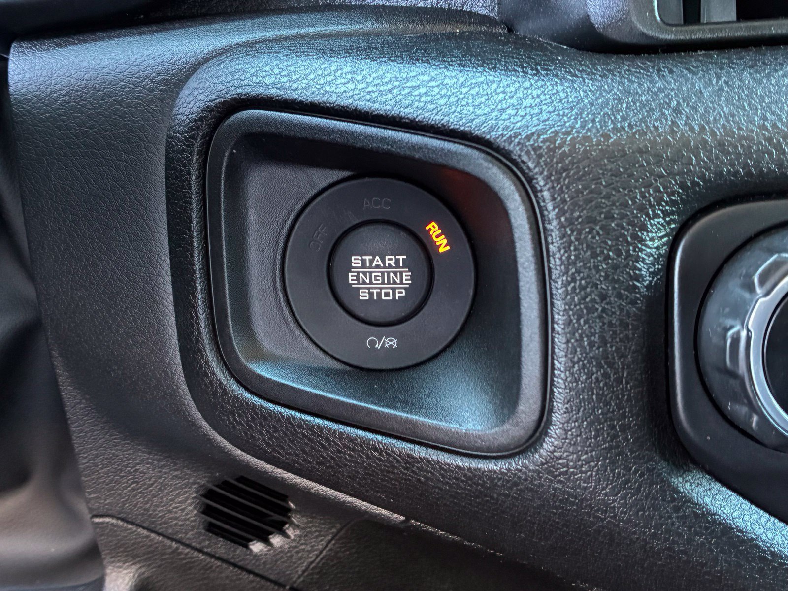 Used 2024 Jeep Wrangler Unlimited Sport AWD/4WD image 20