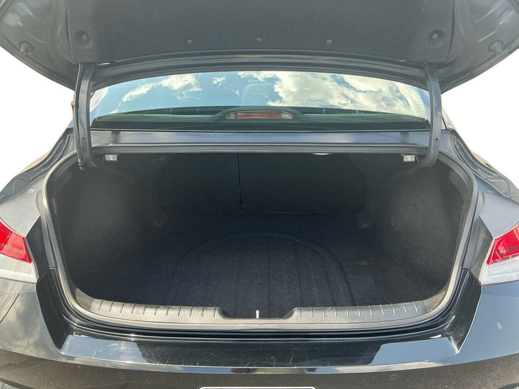 Used 2023 Hyundai Elantra Limited FWD image 24