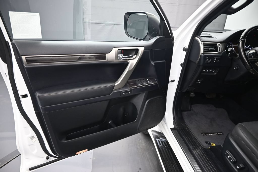 Used 2021 Lexus GX 460 Premium w/ Premium Package AWD/4WD image 16