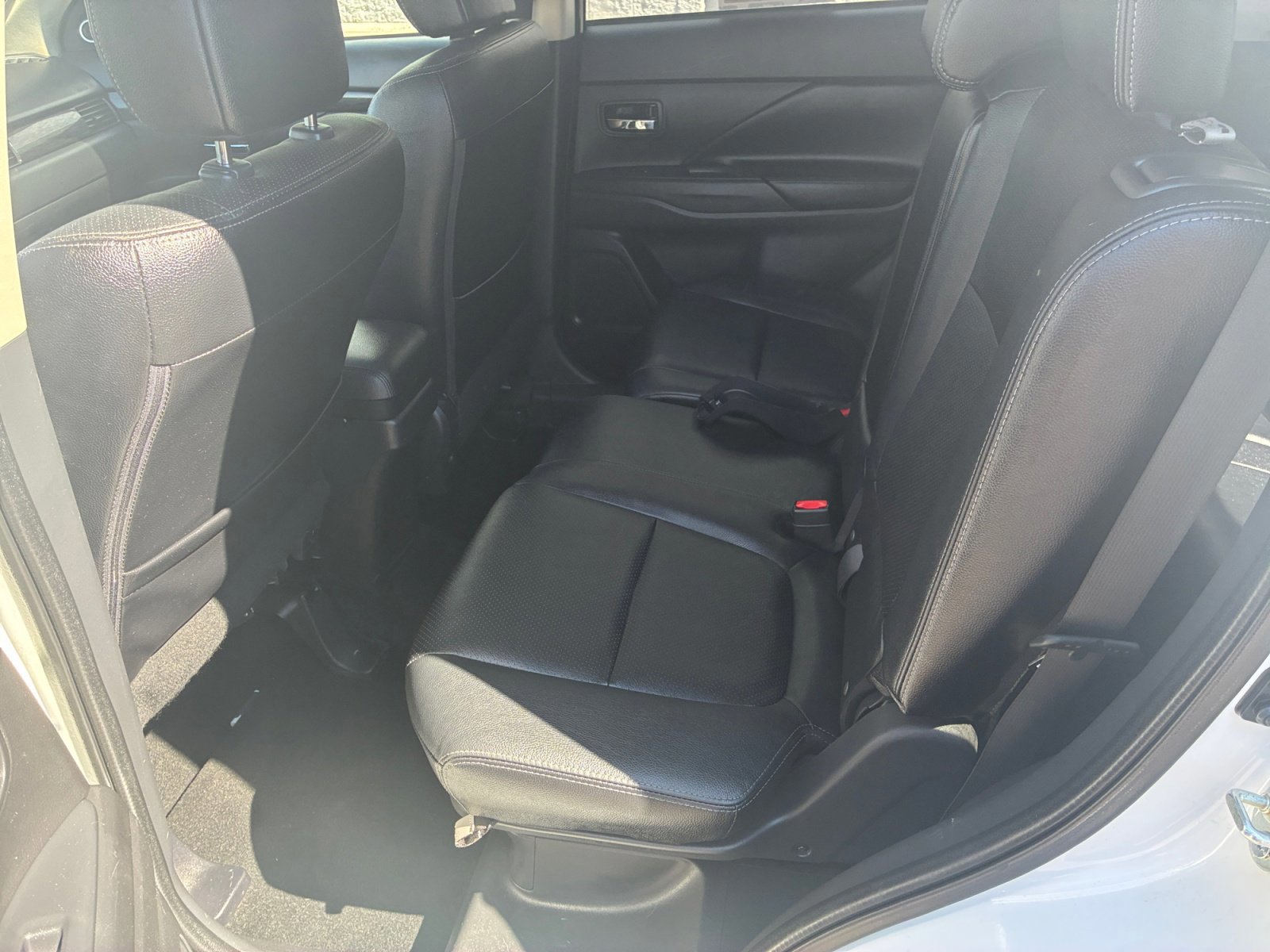 Used 2017 Mitsubishi Outlander GT image 24