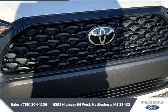 Used 2023 Toyota Corolla Cross L image 21