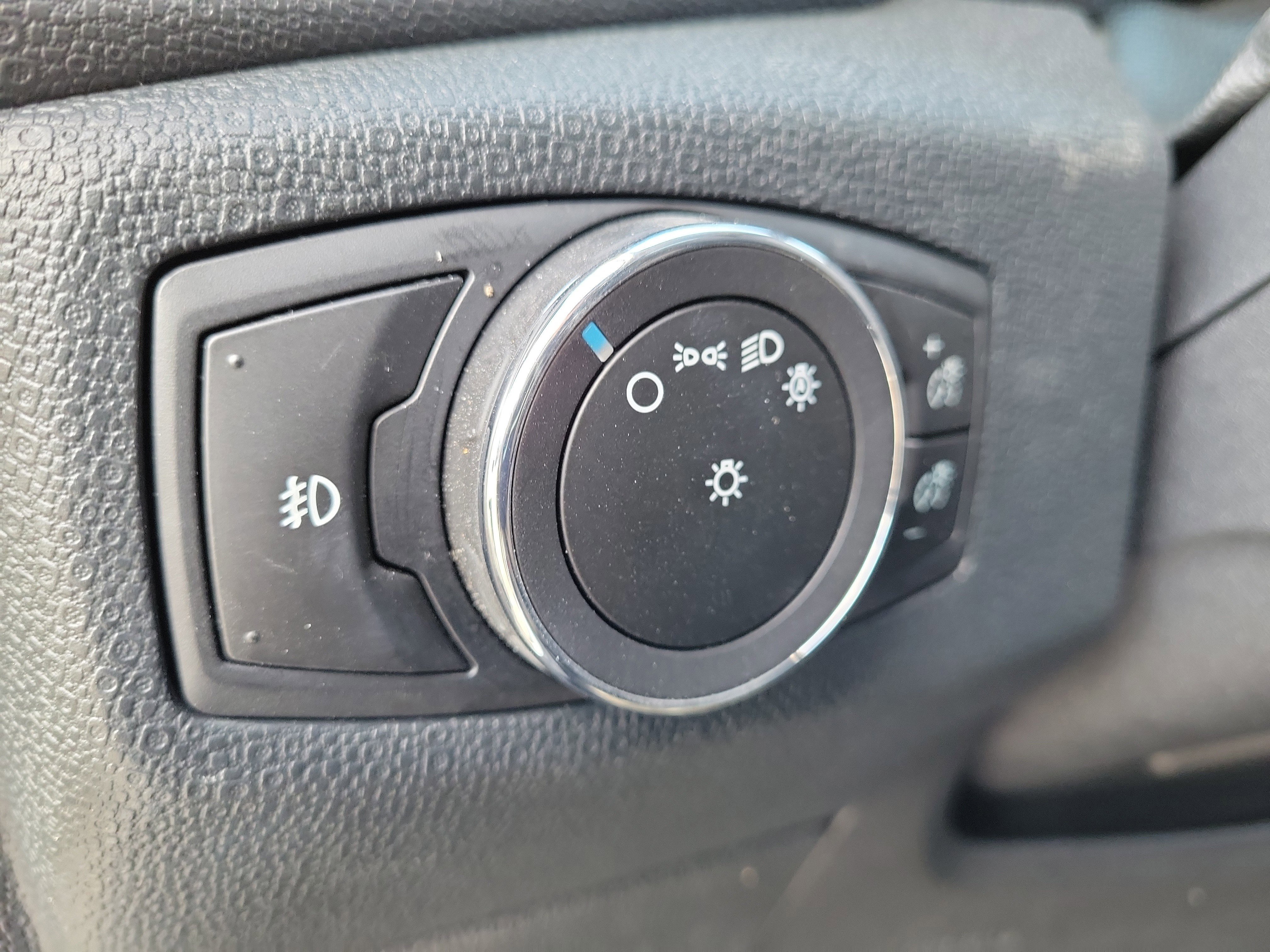 Certified 2020 Ford EcoSport SES w/ SES Black Appearance Package image 21