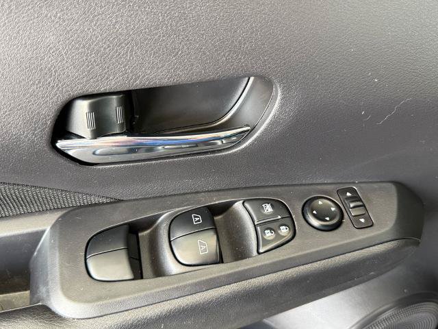 Used 2024 Nissan Kicks SV w/ Interior Electronics Package FWD image 18