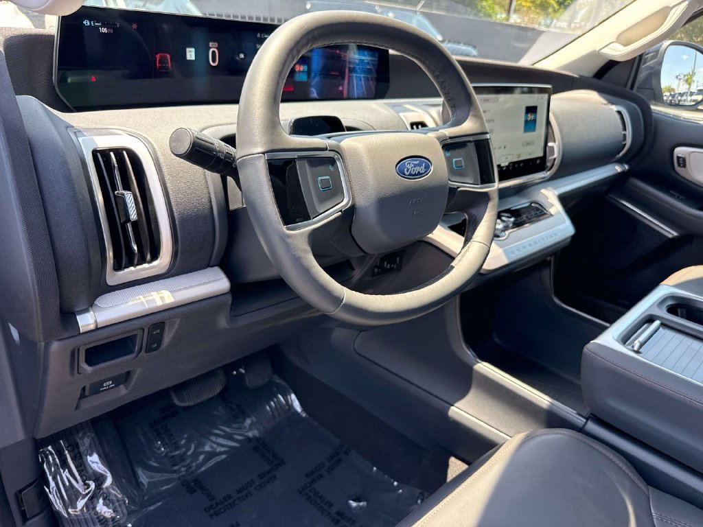 Certified 2025 Ford Expedition Active RWD image 29