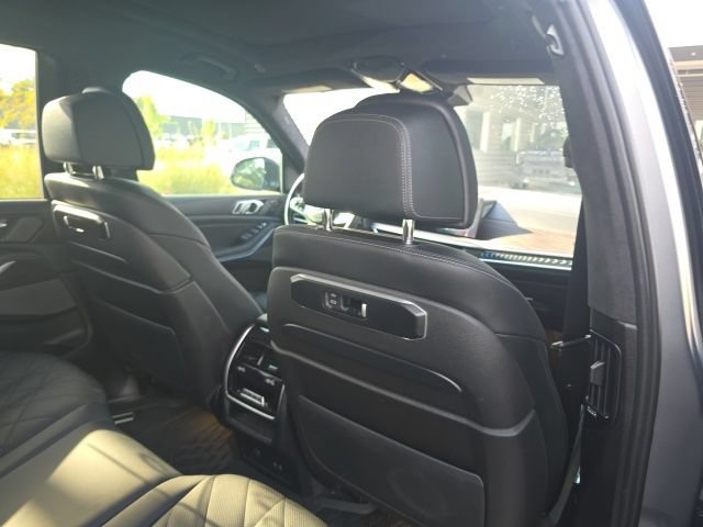Used 2024 BMW X7 xDrive40i w/ M Sport Package AWD/4WD image 20
