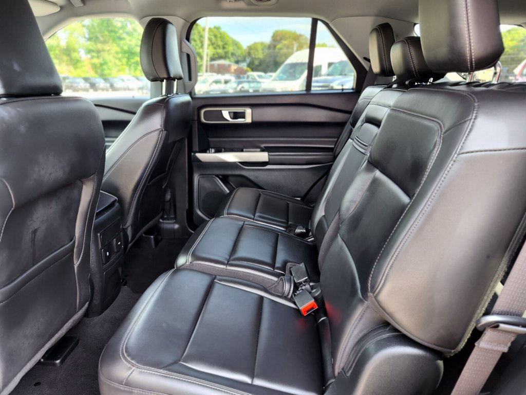 Certified 2023 Ford Explorer XLT w/ Equipment Group 202A AWD/4WD image 16