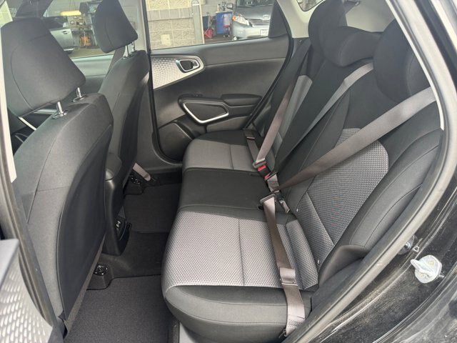 Used 2023 Kia Soul S FWD image 17