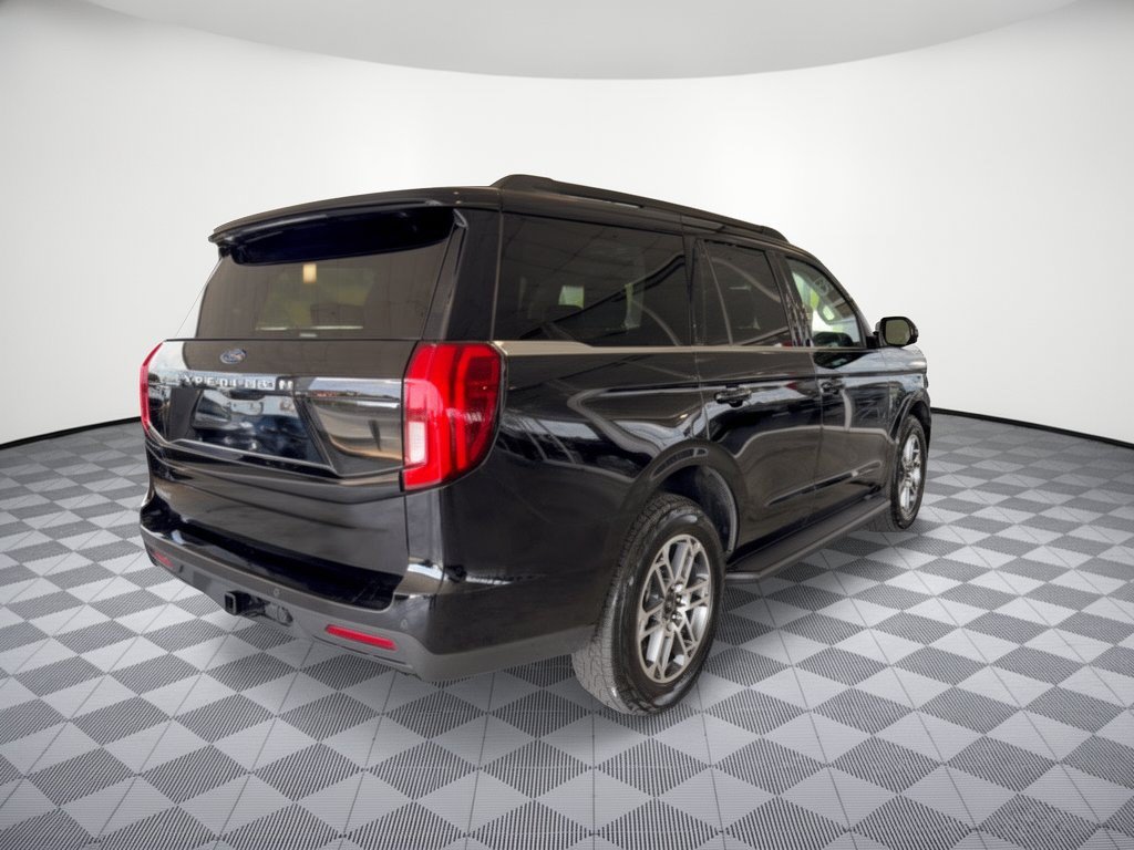 Certified 2025 Ford Expedition Active AWD/4WD image 9