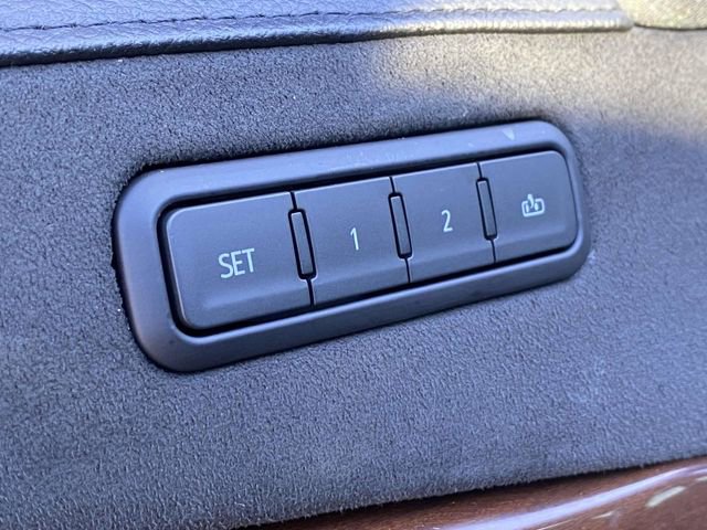 Used 2019 Cadillac Escalade ESV Premium Luxury image 22