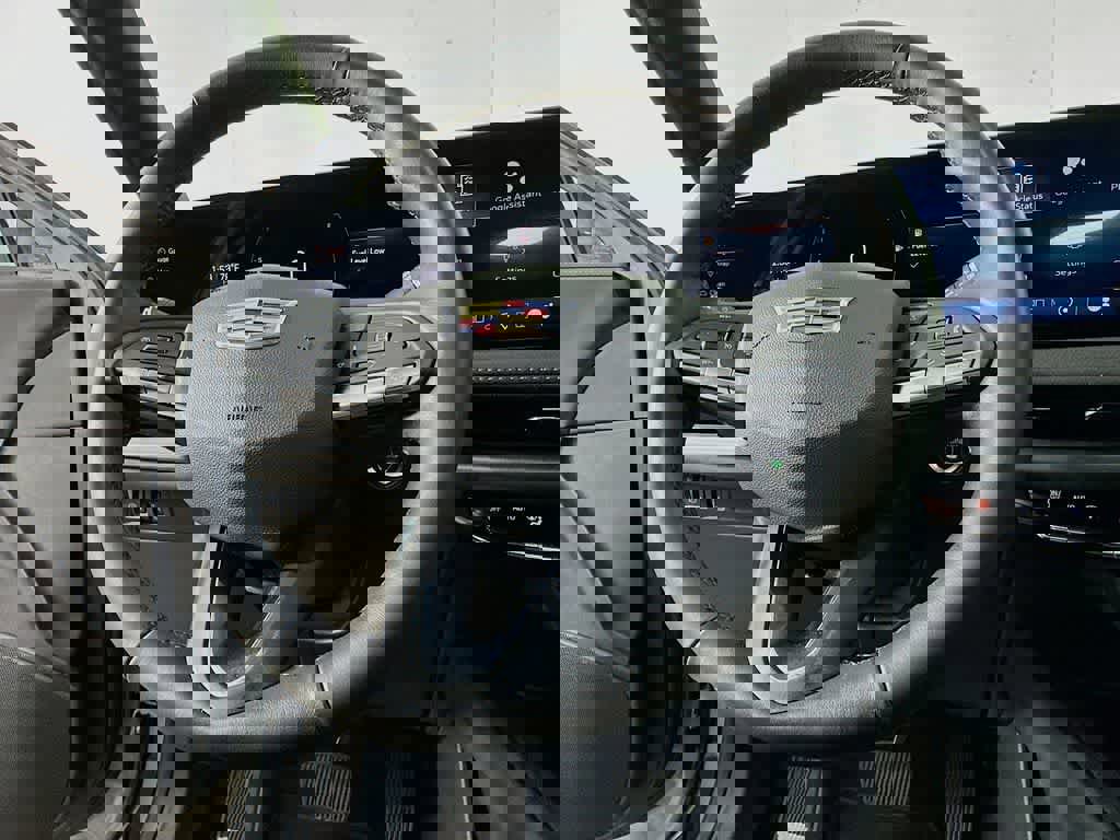 Used 2025 Cadillac XT4 Premium Luxury image 19