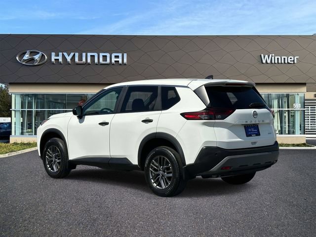 Used 2023 Nissan Rogue S AWD/4WD image 2