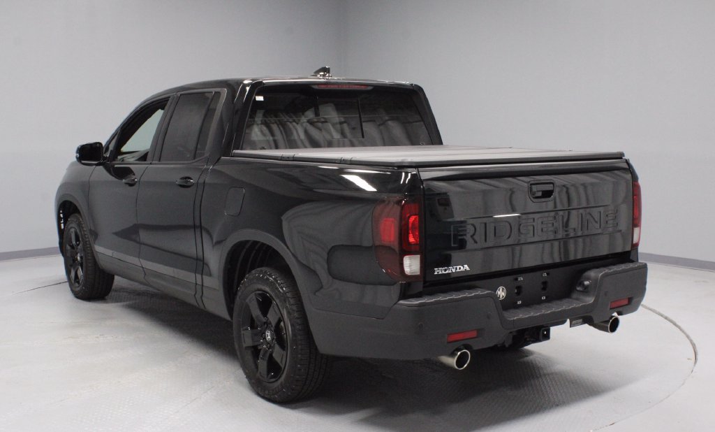 Used 2025 Honda Ridgeline Black Edition image 8