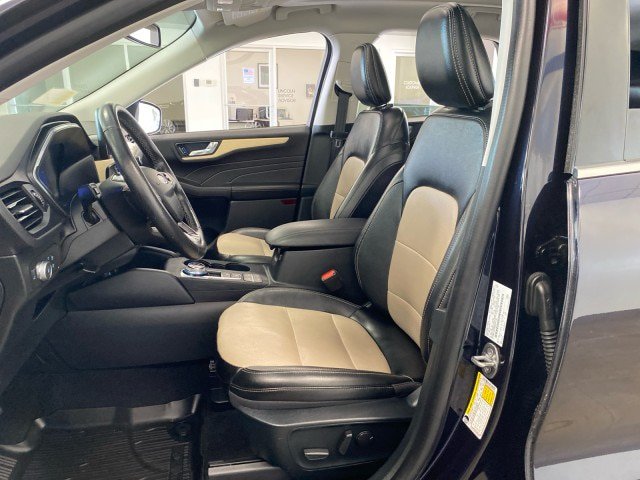 Certified 2021 Ford Escape Titanium w/ Titanium Elite Package AWD/4WD image 17