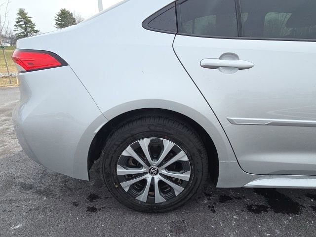 Used 2021 Toyota Corolla LE image 10
