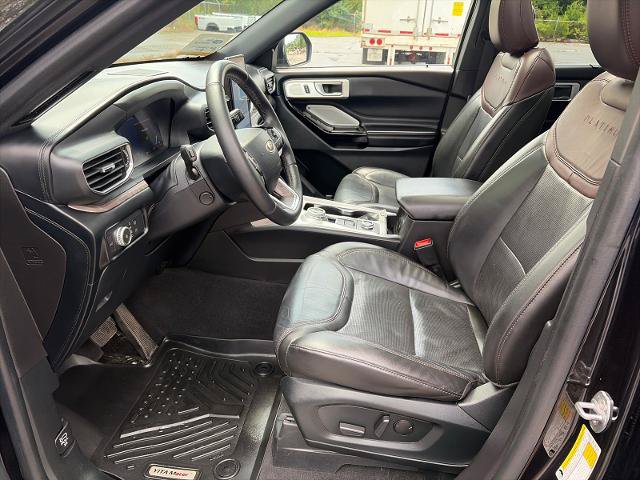 Certified 2022 Ford Explorer Platinum w/ Equipment Group 601A AWD/4WD image 17