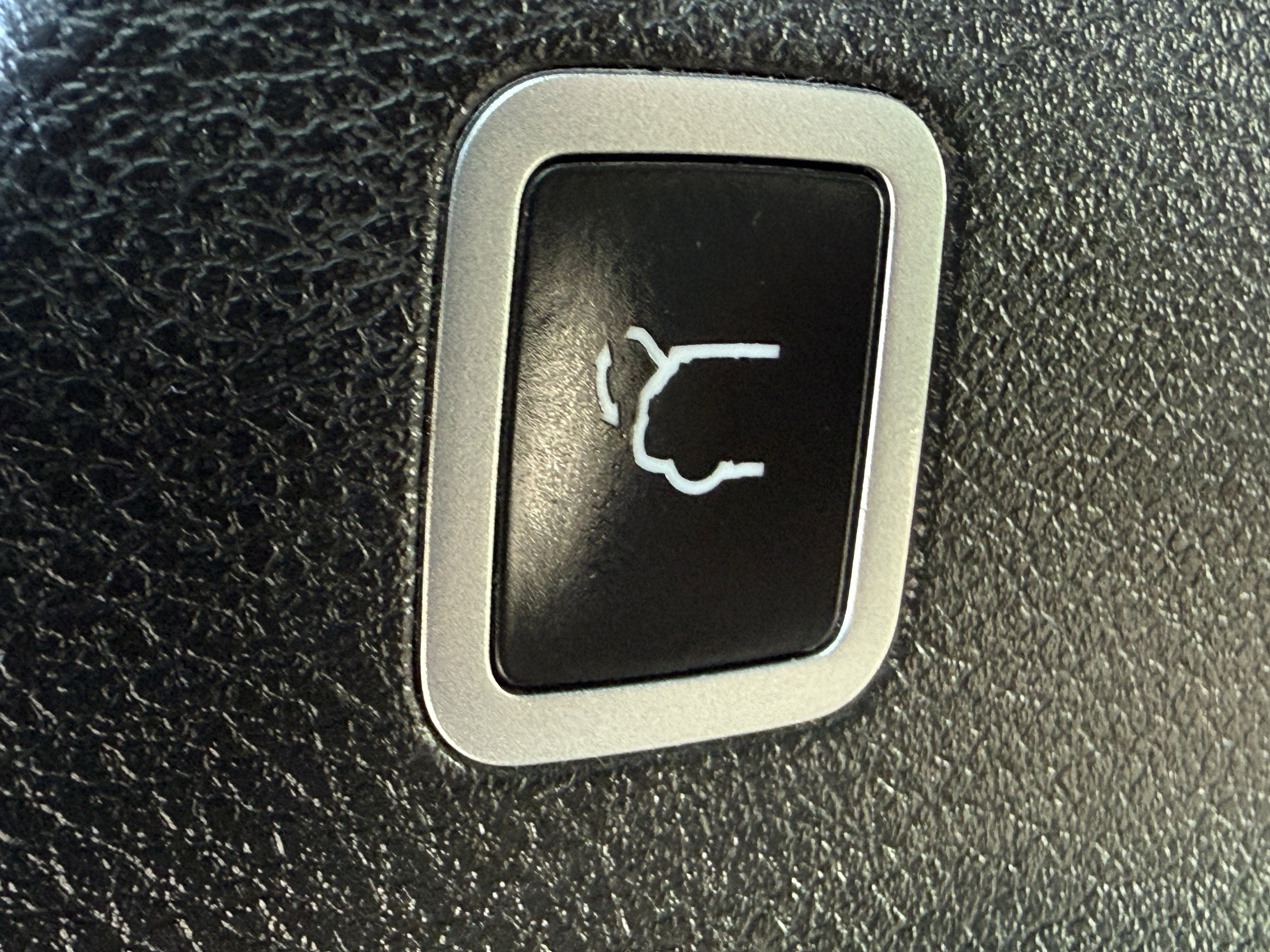 Used 2020 Chrysler Pacifica Limited w/ Advanced Safetytec Group image 14