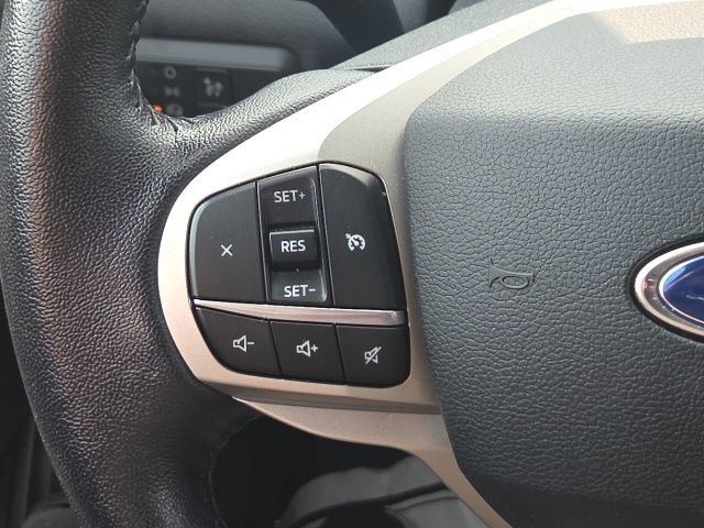 Certified 2021 Ford Explorer XLT w/ Equipment Group 202A AWD/4WD image 40