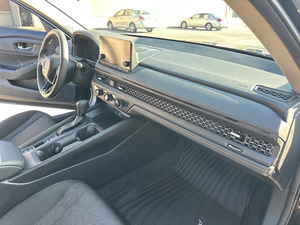 Used 2023 Honda Accord EX image 27