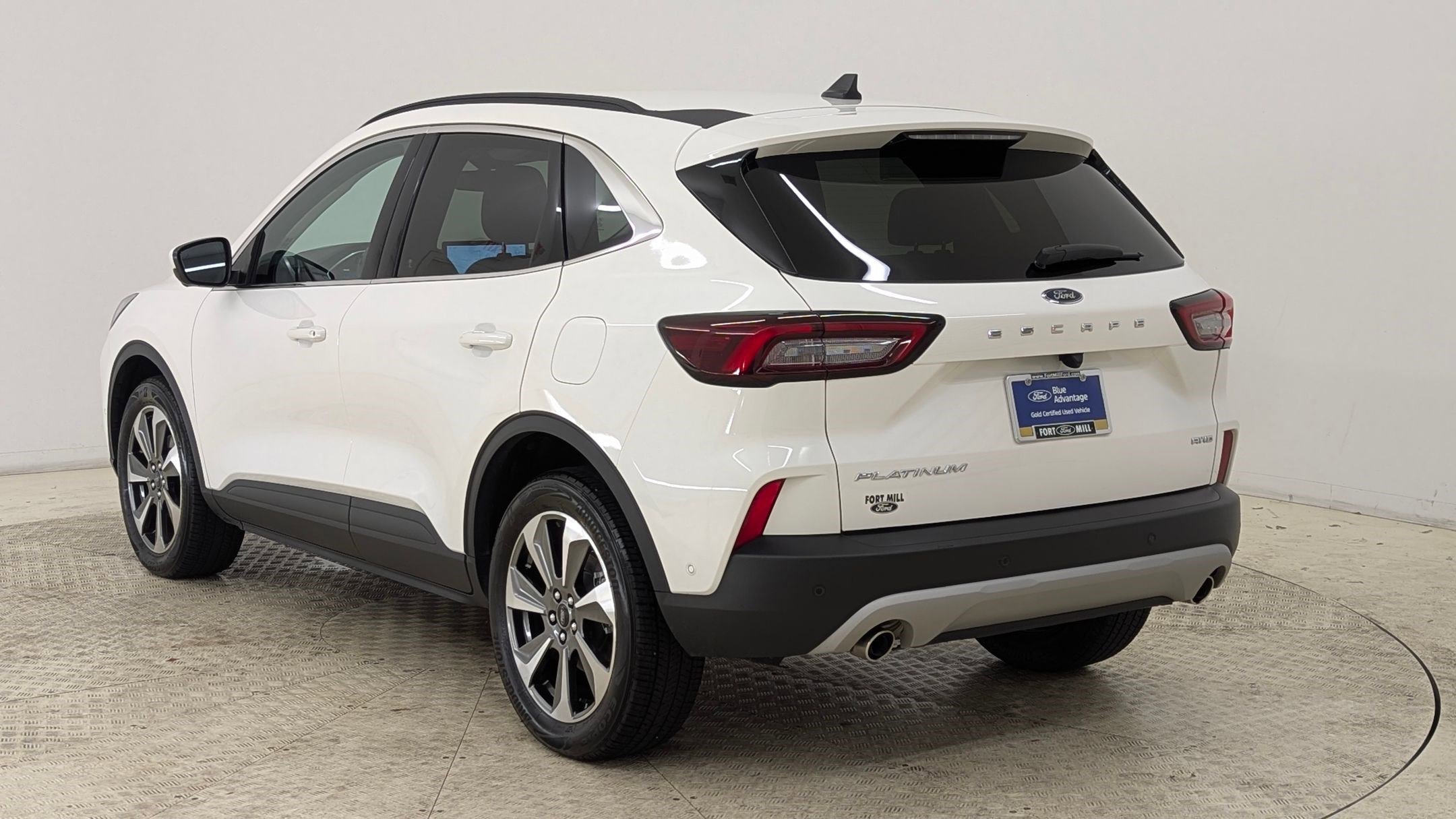 Certified 2023 Ford Escape Platinum w/ Premium Technology Package image 3