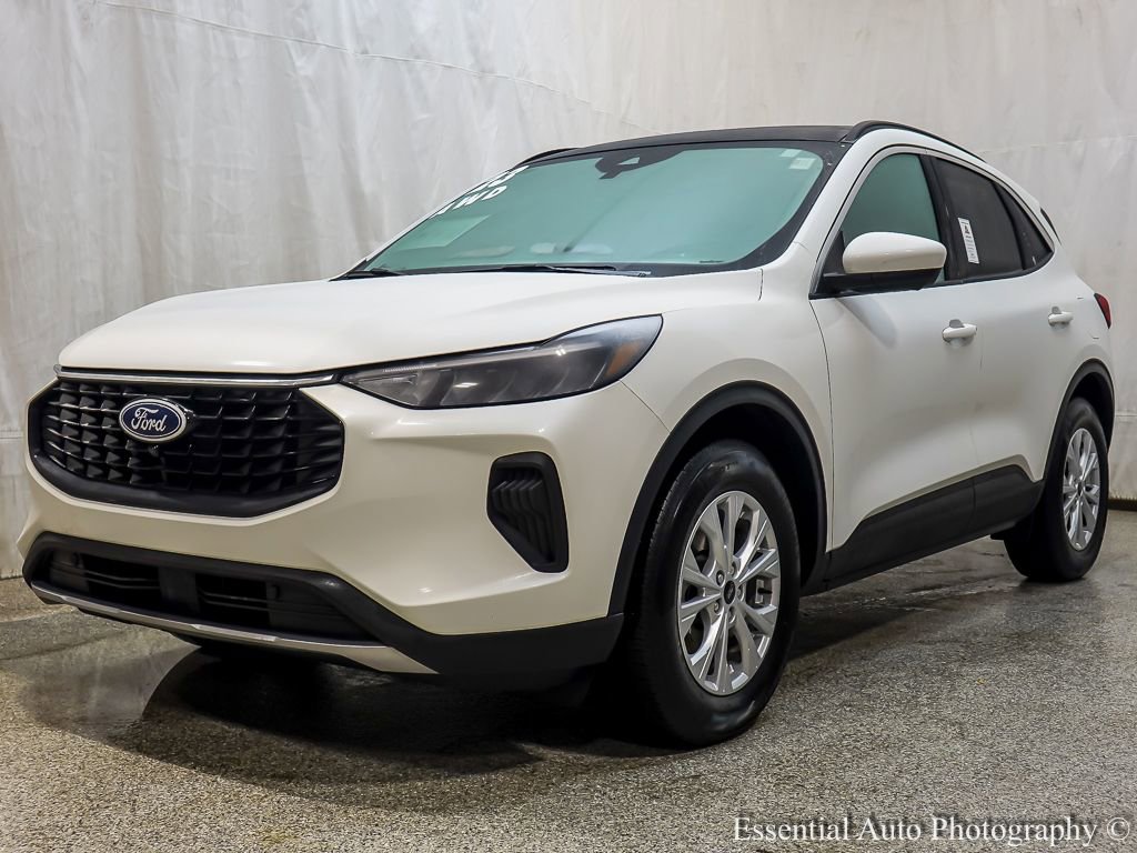 Certified 2023 Ford Escape Active w/ Tech Pack #2 AWD/4WD image 2