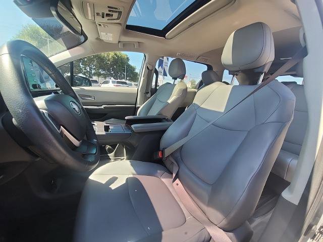 Used 2021 Toyota Sienna XLE image 9