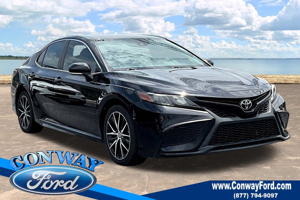 Used 2021 Toyota Camry SE w/ Convenience Package FWD image 1