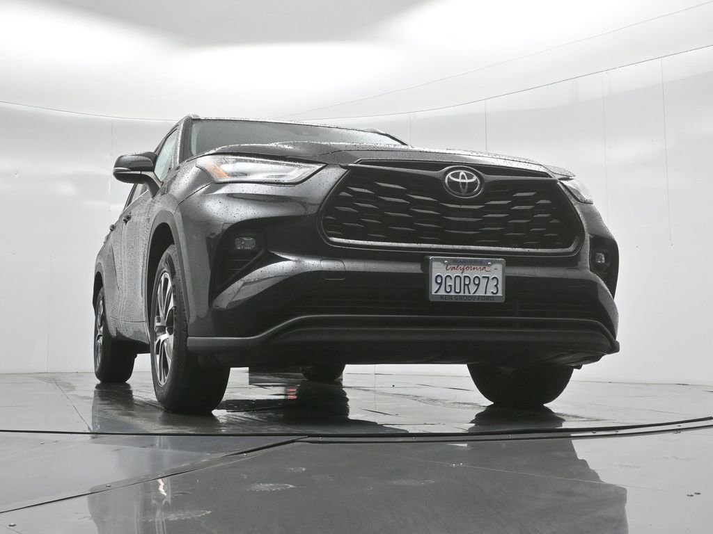 Used 2023 Toyota Highlander XLE image 50