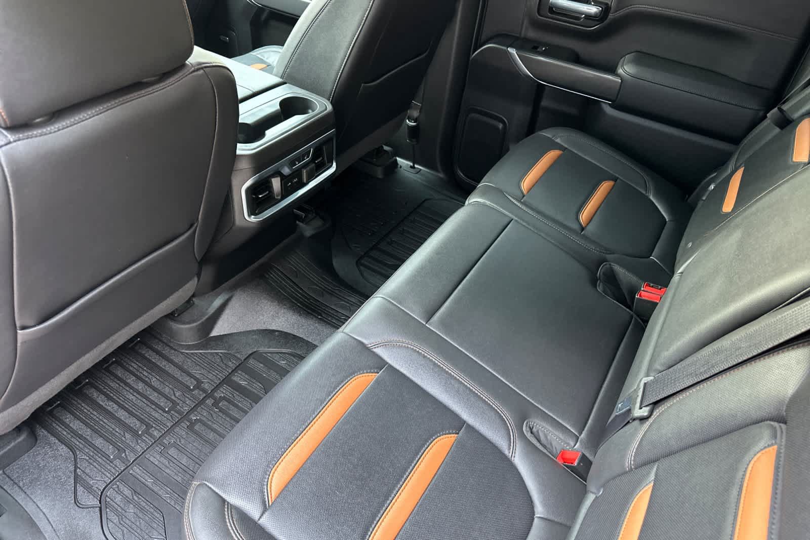 Used 2020 GMC Sierra 1500 AT4 w/ AT4 Premium Package AWD/4WD image 4