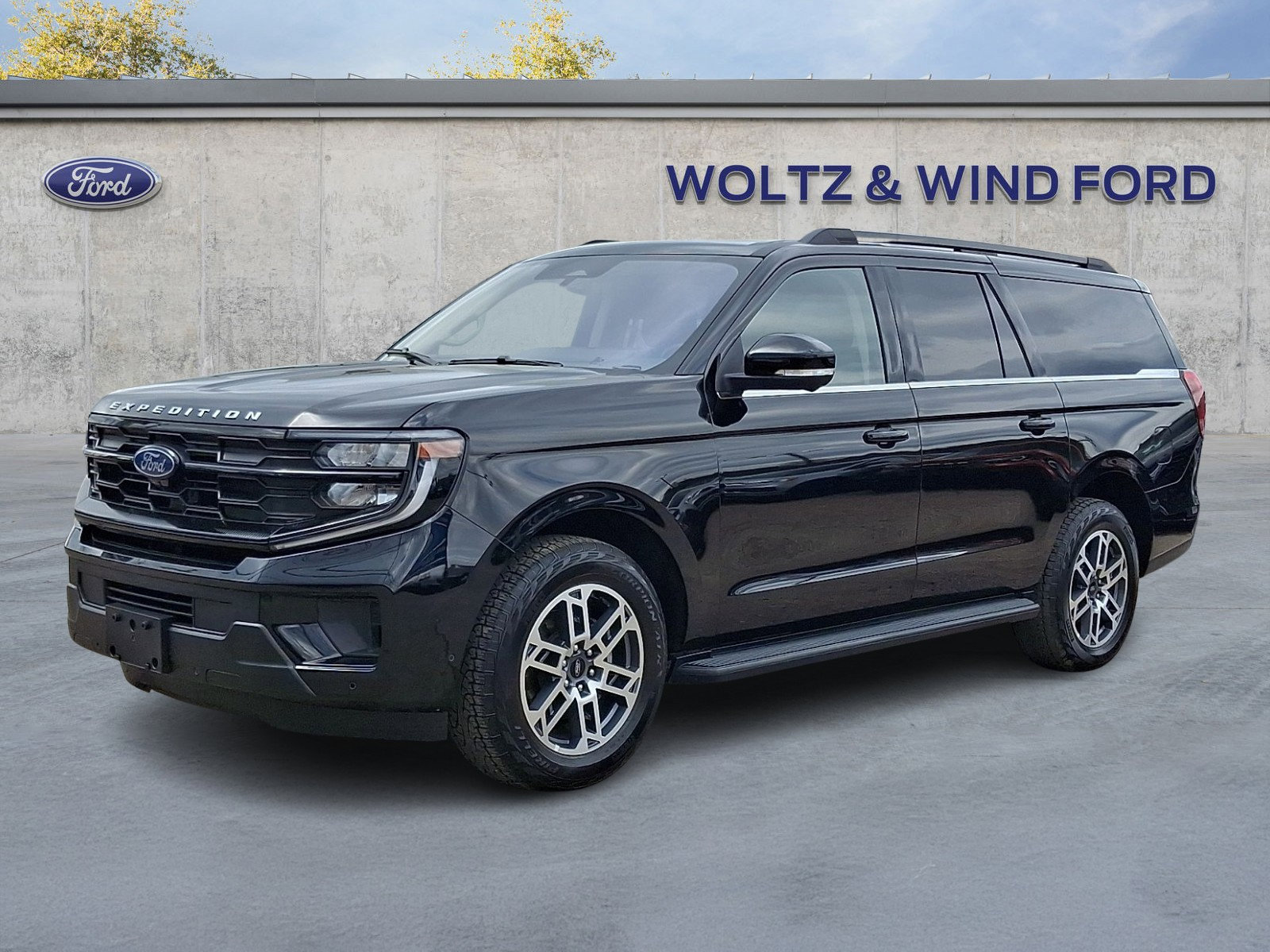 Certified 2025 Ford Expedition Max Active AWD/4WD image 3