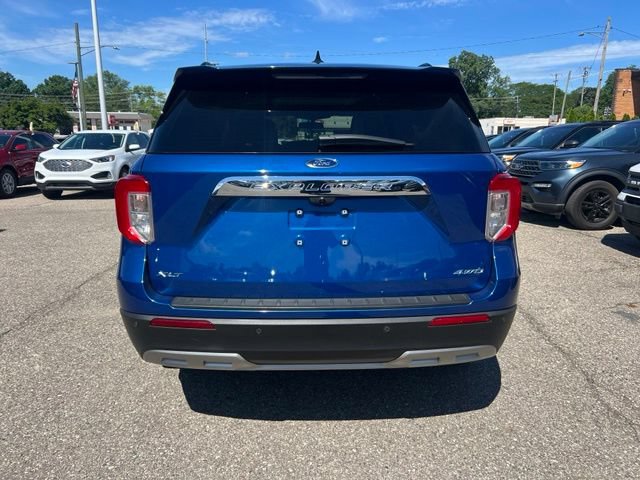 Certified 2022 Ford Explorer XLT w/ Equipment Group 202A AWD/4WD image 4