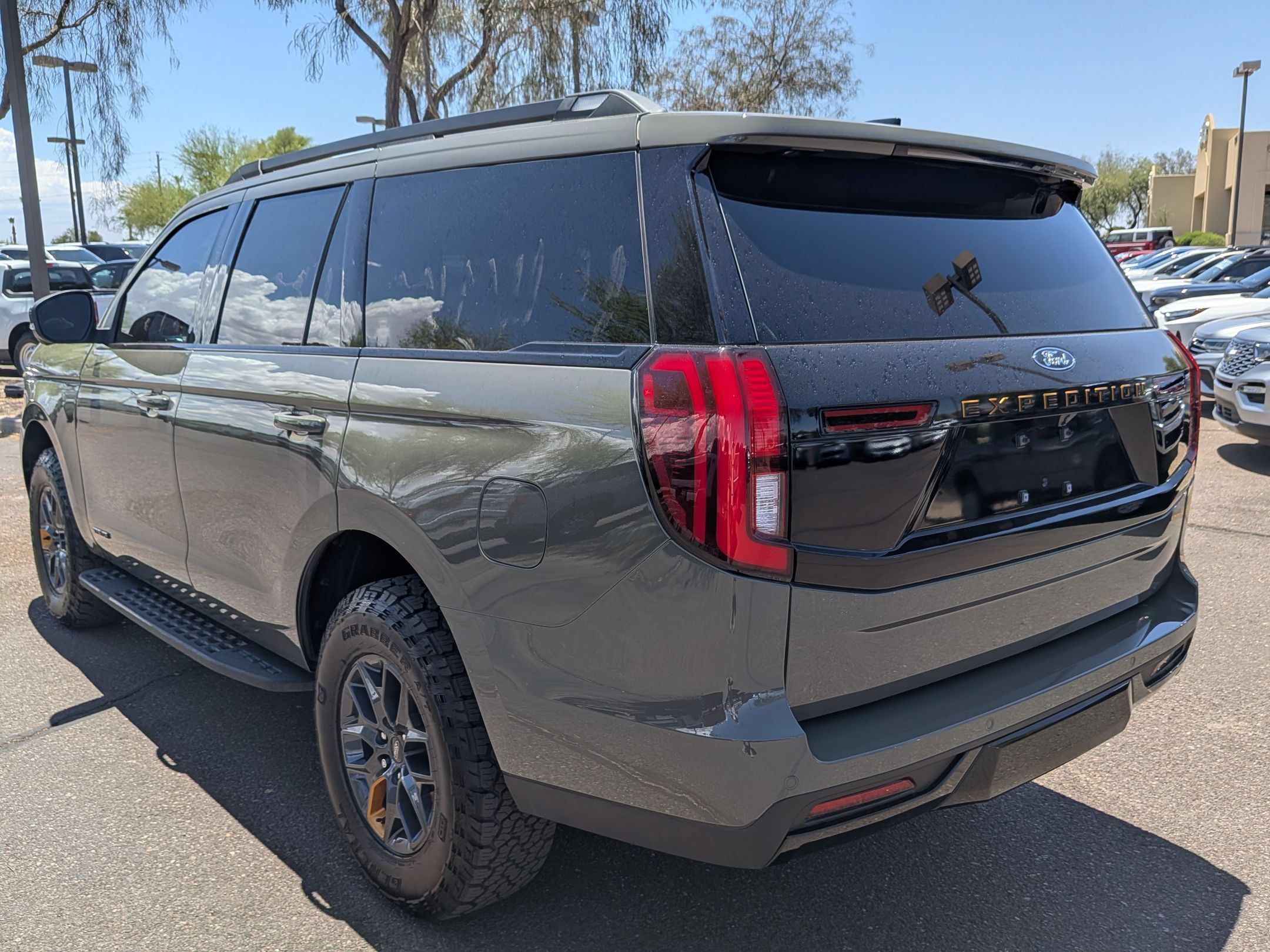 Certified 2025 Ford Expedition Tremor AWD/4WD image 6