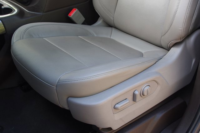 Used 2020 Chevrolet Silverado 2500 LTZ w/ LTZ Plus Package image 17