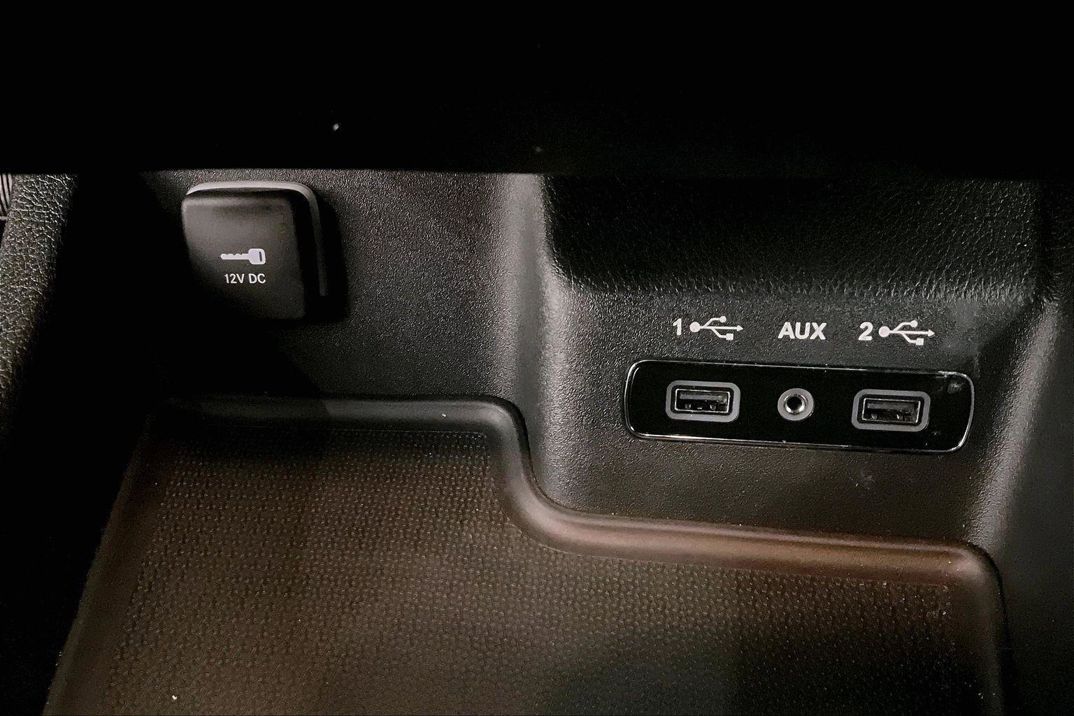 Used 2020 Dodge Durango GT image 32