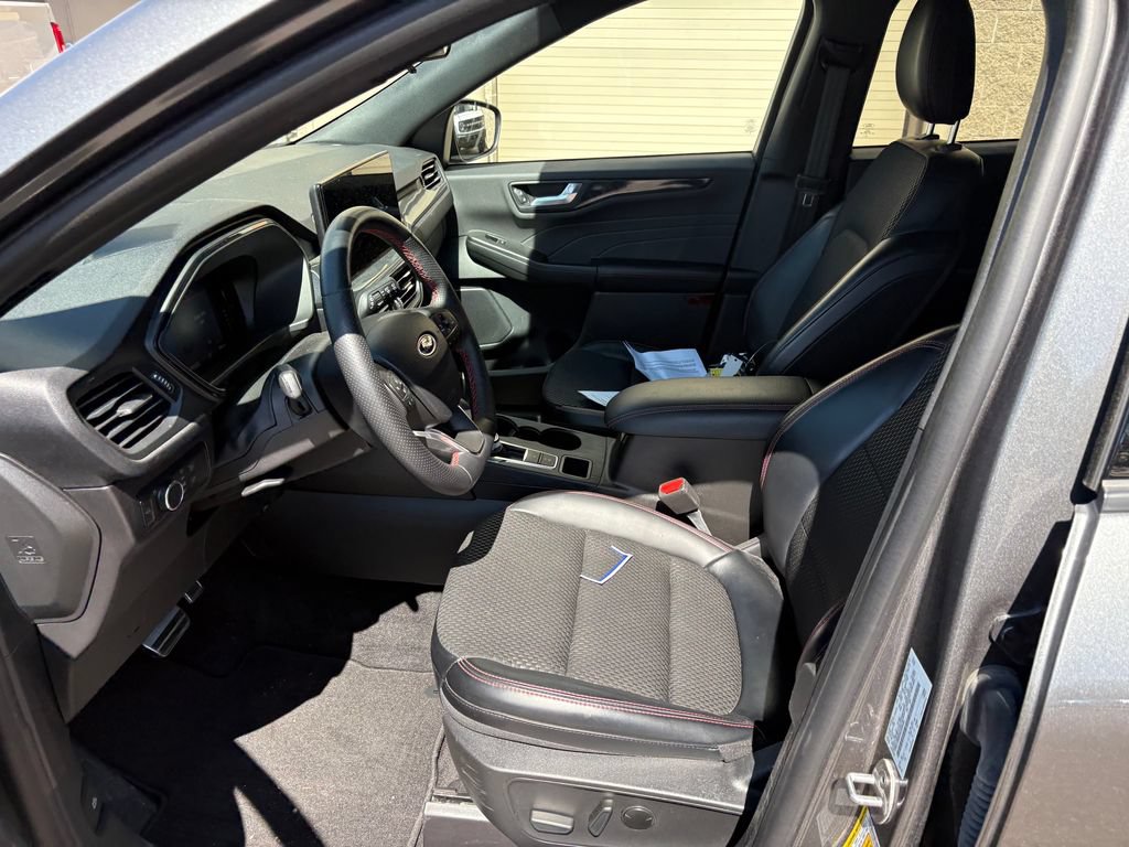 Certified 2024 Ford Escape ST-Line w/ Tech Pack #1 AWD/4WD image 18