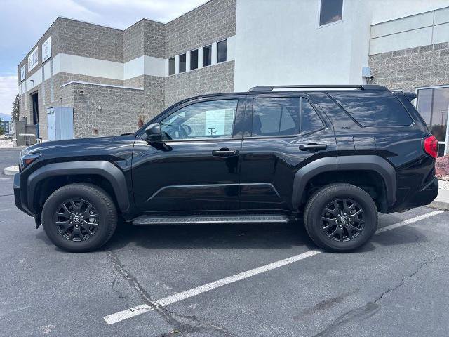 Used 2025 Toyota 4Runner SR5 AWD/4WD image 2