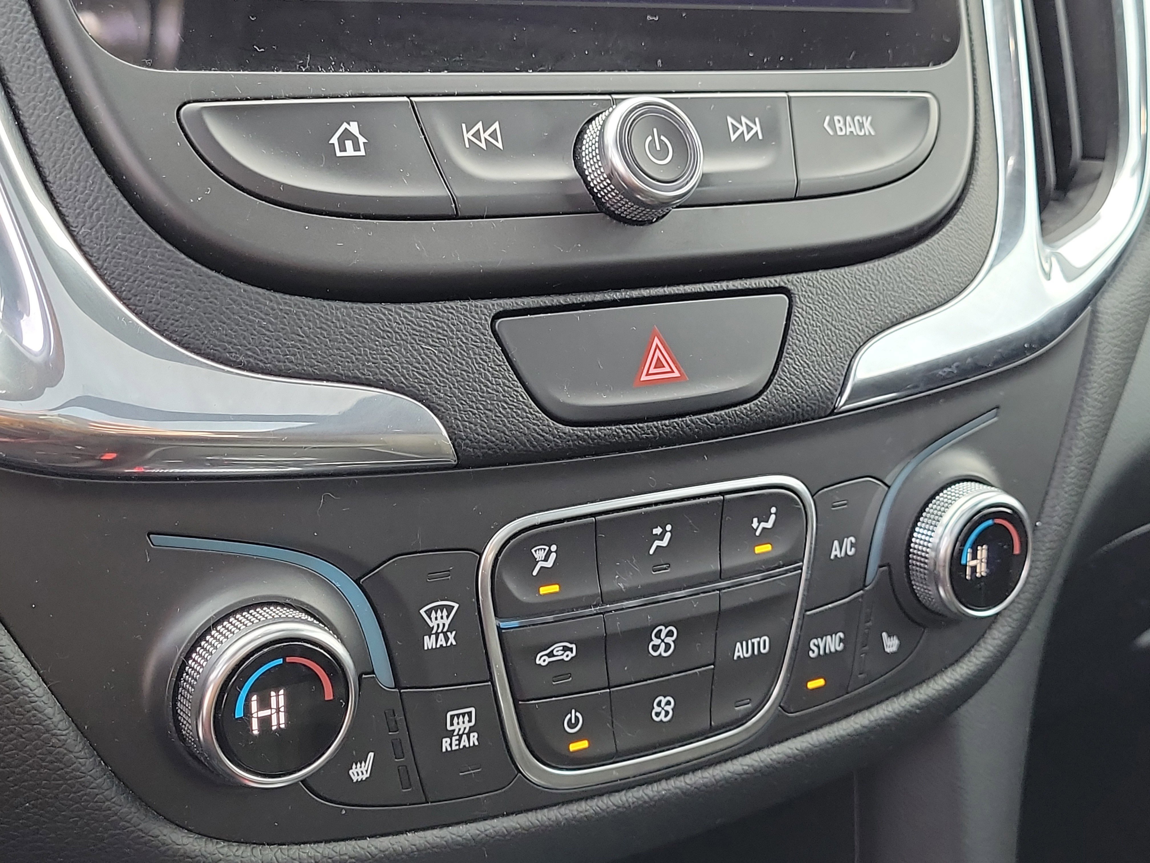 Used 2019 Chevrolet Equinox LT w/ Sun & Navigation Package image 28