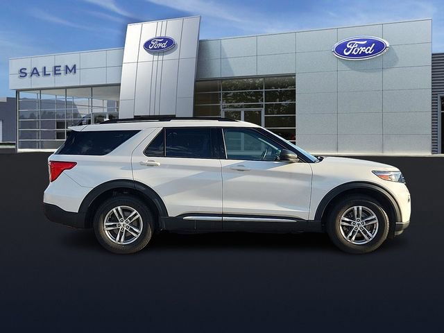 Certified 2022 Ford Explorer XLT w/ Equipment Group 202A AWD/4WD image 7