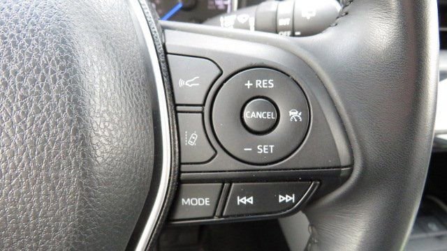 Used 2022 Toyota Venza LE image 21