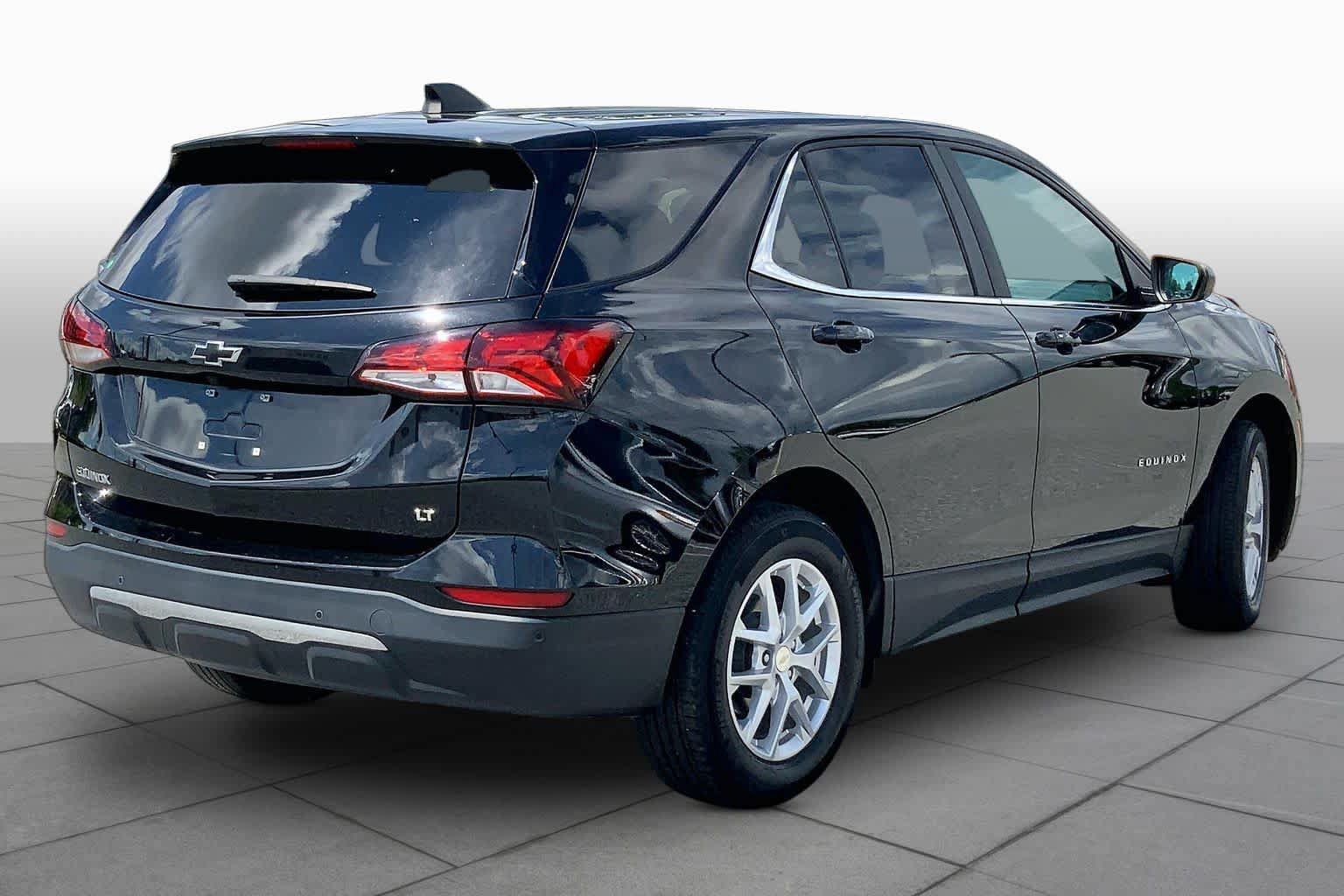 Used 2023 Chevrolet Equinox LT FWD image 12
