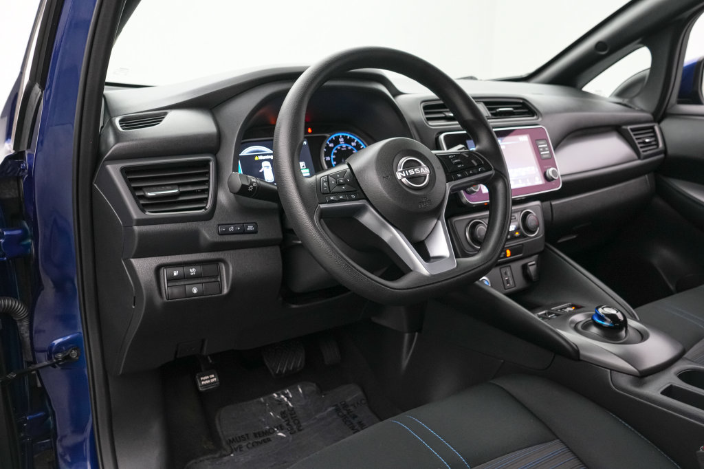 Used 2025 Nissan Leaf S FWD image 12