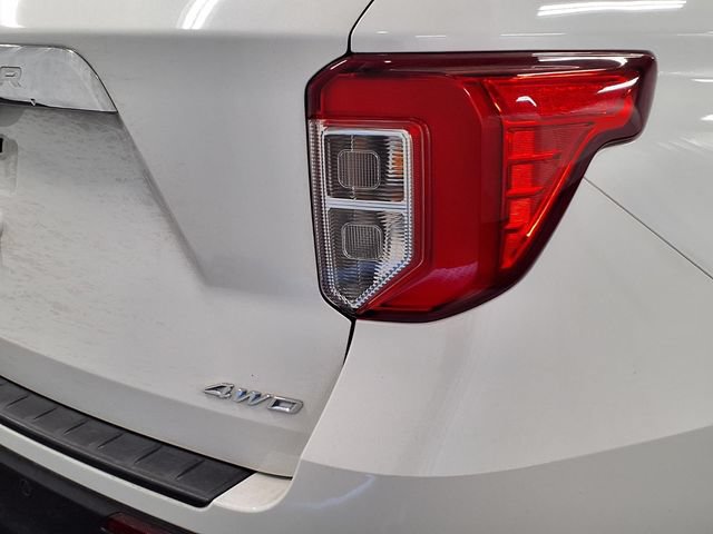 Certified 2023 Ford Explorer XLT w/ Equipment Group 202A AWD/4WD image 8